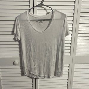 Women American Eagle Medium Soft Tee.